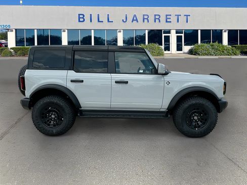 New 2026 Ford Bronco Outer Banks w/ Sasquatch Package AWD/4WD image 3
