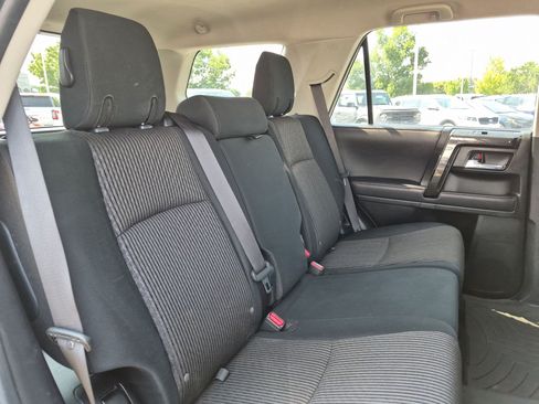 Used 2021 Toyota 4Runner TRD Off-Road AWD/4WD image 32