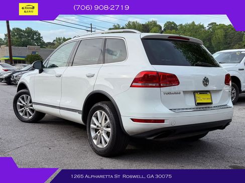 Used 2014 Volkswagen Touareg Sport image 4