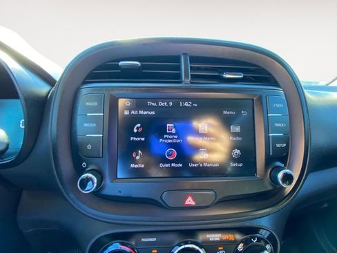 Used 2023 Kia Soul LX w/ LX Technology Package image 24