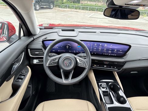 Used 2025 Buick Envision Preferred image 13