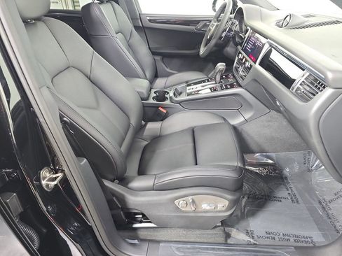 New 2026 Porsche Macan image 27