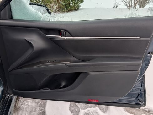 Used 2021 Toyota Camry SE image 31