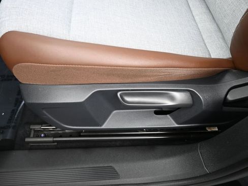 Used 2023 Volkswagen ID.4 Pro image 15