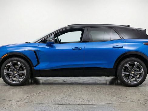 Used 2025 Chevrolet Blazer LT FWD image 5