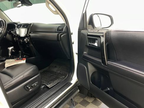 Used 2022 Toyota 4Runner TRD Off-Road Premium w/ Moonroof Package AWD/4WD image 39