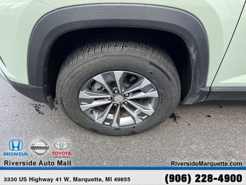 Used 2025 Chevrolet Equinox LT FWD image 11