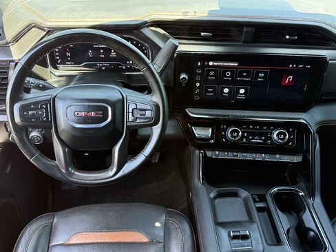 Used 2025 GMC Sierra 2500 AT4 AWD/4WD image 11