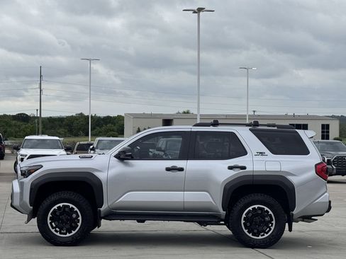 Used 2025 Toyota 4Runner TRD Off-Road AWD/4WD image 3