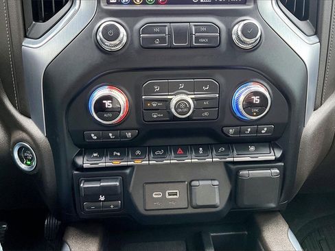 Used 2020 GMC Sierra 1500 SLT w/ SLT Premium Plus Package image 32