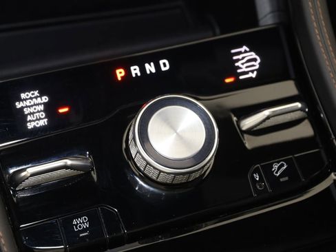 Used 2023 Jeep Grand Cherokee Summit image 7