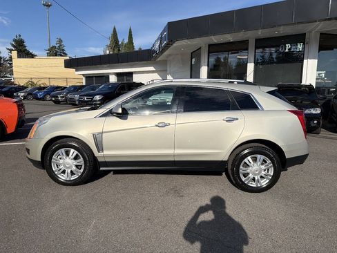 Used 2016 Cadillac SRX Luxury w/ Driver Awareness Package AWD/4WD image 2
