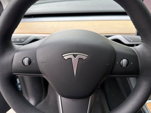 Used 2022 Tesla Model Y Performance AWD/4WD image 22