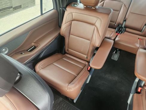 New 2026 Lincoln Navigator L Reserve image 13