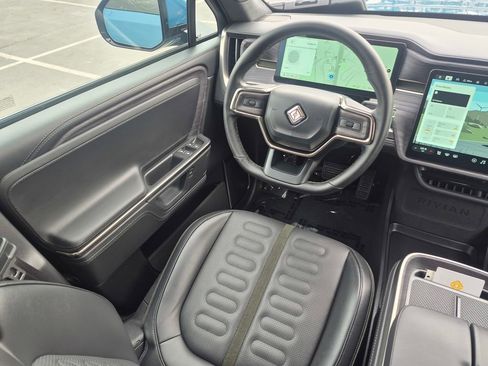 Used 2025 Rivian R1T Adventure image 20