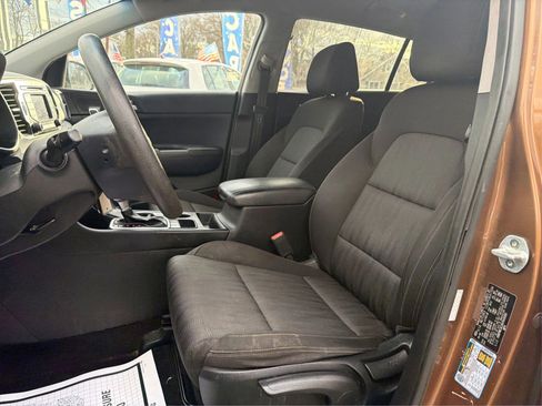 Used 2017 Kia Sportage LX image 9