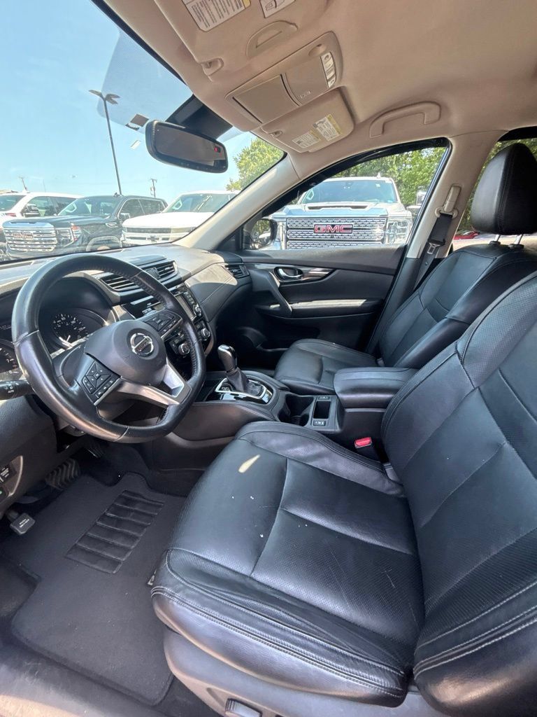 Used 2017 Nissan Rogue SL FWD image 12