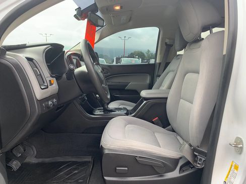 Used 2019 Chevrolet Colorado W/T w/ WT Convenience Package AWD/4WD image 9