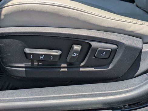 Used 2016 Lexus ES 350 w/ Luxury Package w/Wood Trim FWD image 22