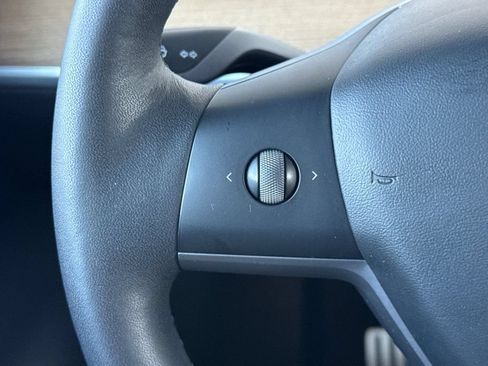 Used 2022 Tesla Model Y Performance AWD/4WD image 26
