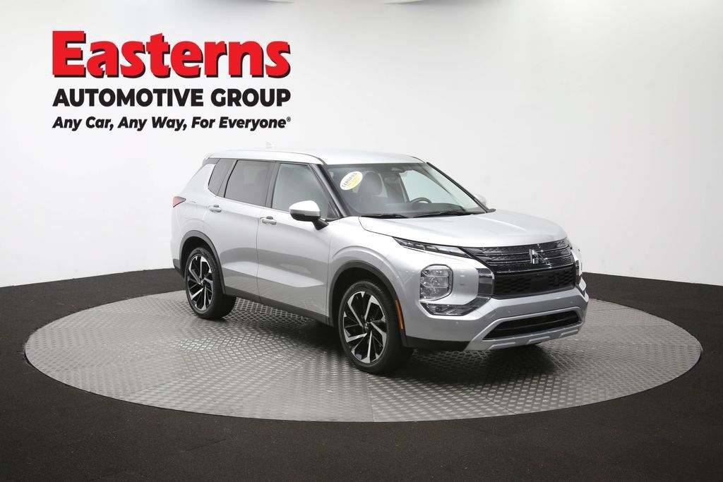 Used 2024 Mitsubishi Outlander SE AWD/4WD image 49