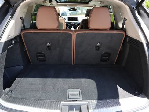 Used 2024 Acura MDX SH-AWD w/ Advance Package image 8