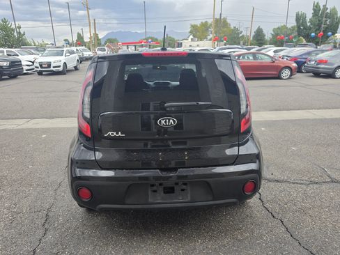 Used 2018 Kia Soul FWD image 6