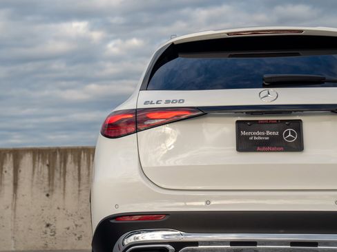 Certified 2026 Mercedes-Benz GLC 300 4MATIC image 9
