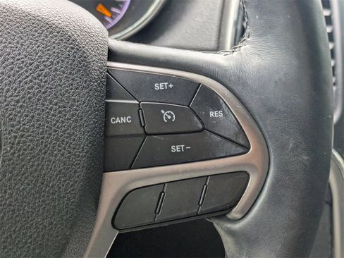 Used 2018 Jeep Grand Cherokee Altitude image 29