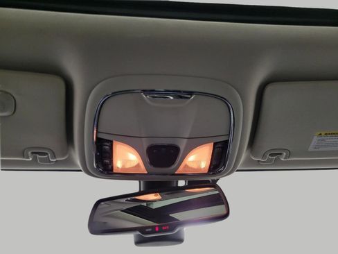 Used 2015 Jeep Cherokee Trailhawk w/ Comfort/Convenience Group image 17