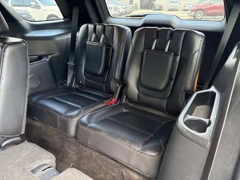 Used 2016 Ford Explorer XLT w/ Equipment Group 202A AWD/4WD image 21