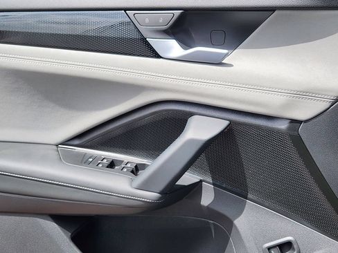 New 2026 Volkswagen Tiguan SE AWD/4WD image 13