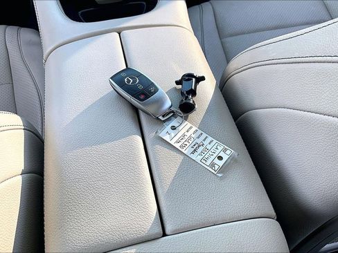 Used 2020 Mercedes-Benz GLE 350 w/ Premium Package image 14