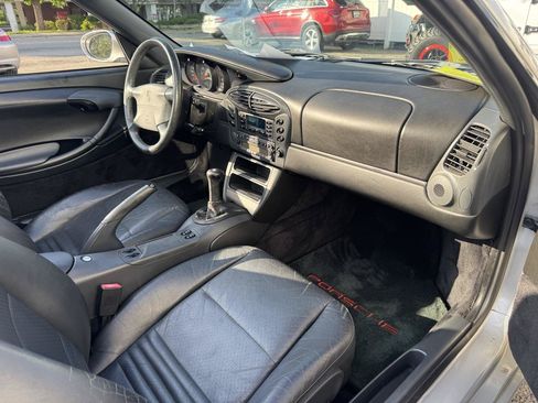 Used 1997 Porsche Boxster RWD image 17
