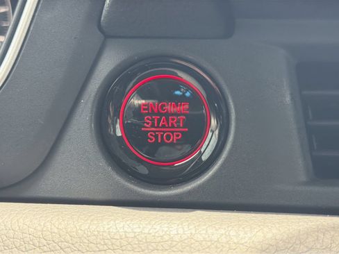 Certified 2025 Honda Pilot EX-L image 31