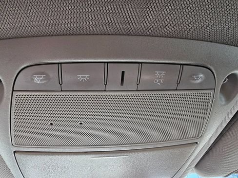 Used 2017 Nissan Rogue SV w/ SV Premium Package FWD image 31