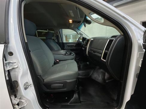 Used 2018 RAM 1500 Classic SLT w/ Protection Group AWD/4WD image 26