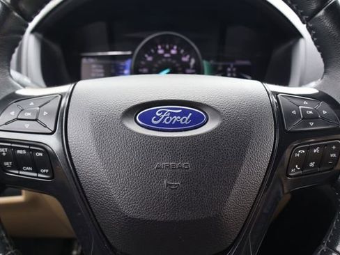 Used 2017 Ford Explorer XLT w/ Equipment Group 202A image 11