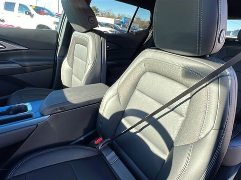 New 2026 Chevrolet Equinox EV LT image 15