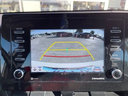 Used 2022 Toyota Camry SE w/ Convenience Package FWD image 9