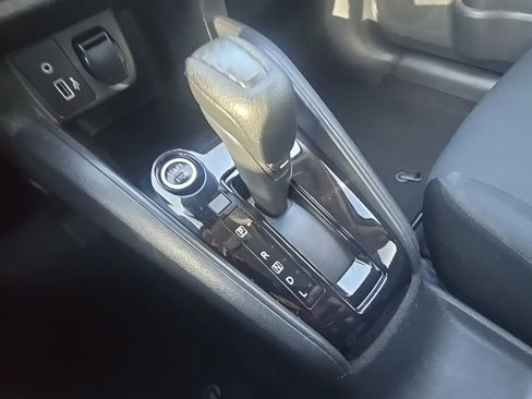 Used 2021 Nissan Versa S image 20