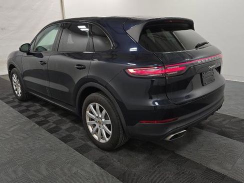 Used 2022 Porsche Cayenne w/ Premium Package AWD/4WD image 6