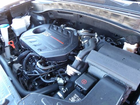 Used 2017 Hyundai Santa Fe Sport 2.0T FWD image 23