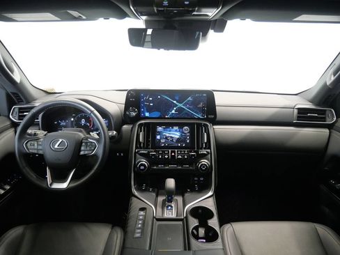 Certified 2025 Lexus LX 700h Overtrail AWD/4WD image 16