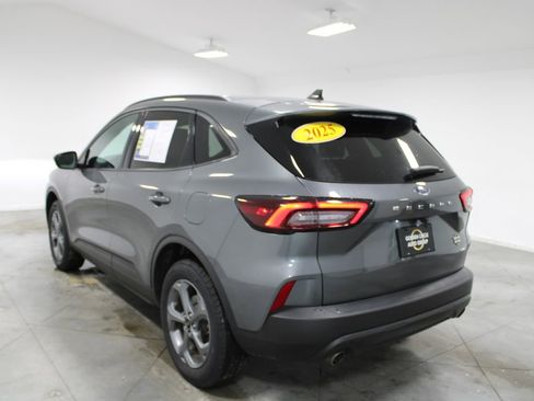 Used 2025 Ford Escape ST-Line AWD/4WD image 7