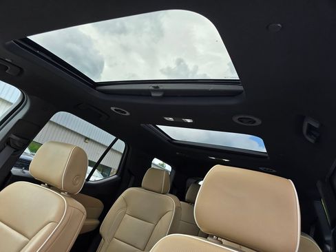Certified 2023 Chevrolet Traverse Premier AWD/4WD image 15
