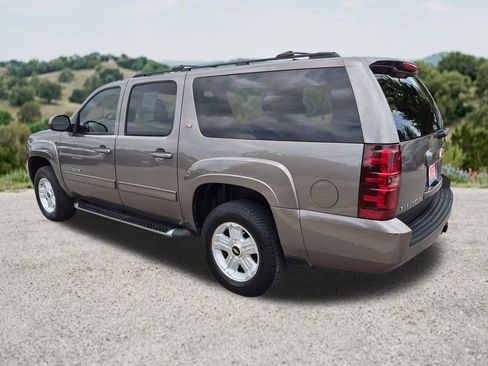 Used 2013 Chevrolet Suburban LT AWD/4WD image 8