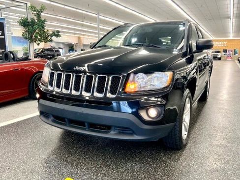 Used 2013 Jeep Compass Sport image 2