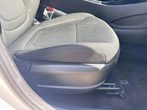 Used 2023 Hyundai Tucson SE image 17