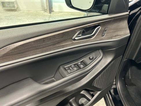 New 2025 Jeep Grand Cherokee Limited image 14